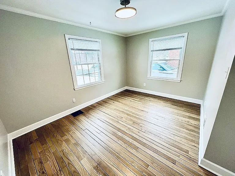 1601 Waltham Rd — Photo 10