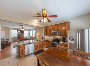 2037 Kemah Village Dr, Kemah, TX 77565