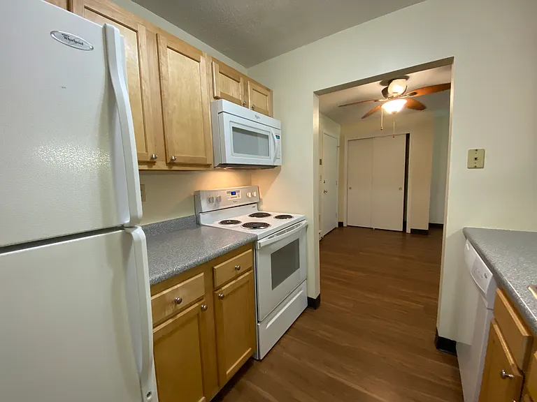 Sunset Ridge Apartments — Photo 67