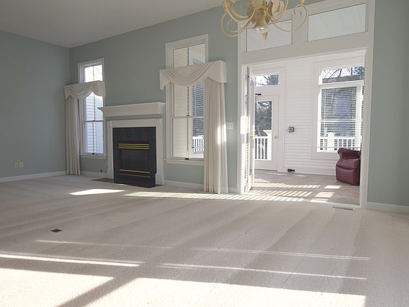 Sun room & deck off back.