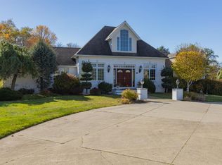 96 Port Cir, Warwick, RI 02889