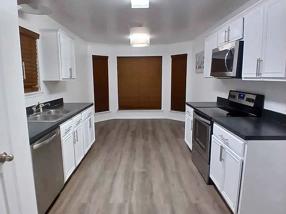 3rd image of 5326 Raven Row