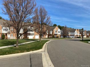 776 Olde English Cir, Howell, MI 48855