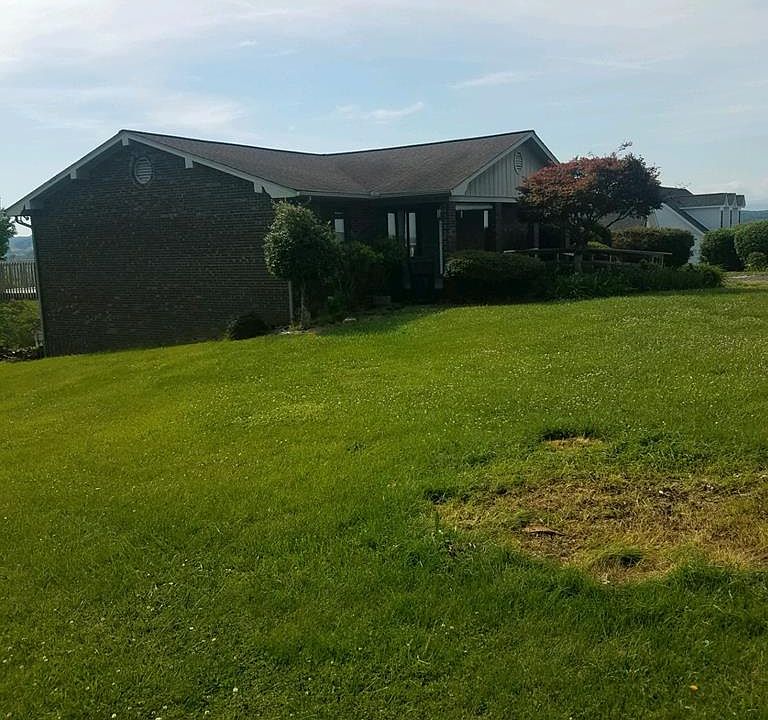 1st image of 412 Ravenwood Dr