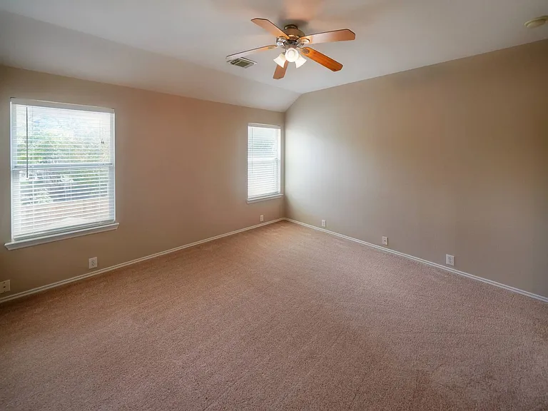 4736 Green Bluff Dr — Photo 42