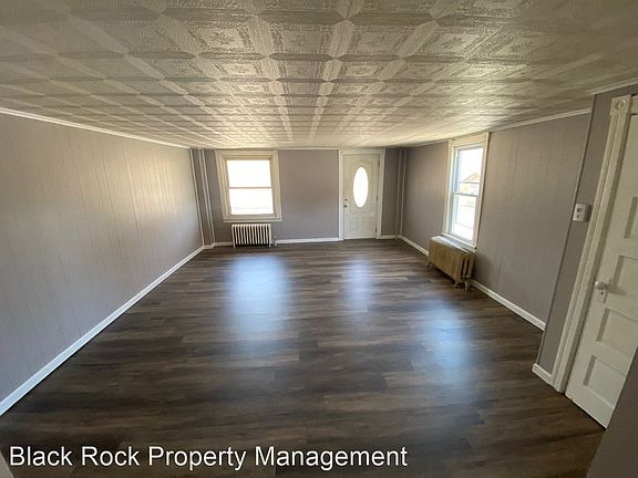 4th image of 226 E Water St