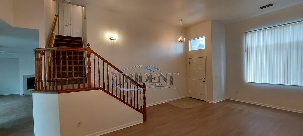 4 bed, 2183 sqft, $2,450 — Photo 2