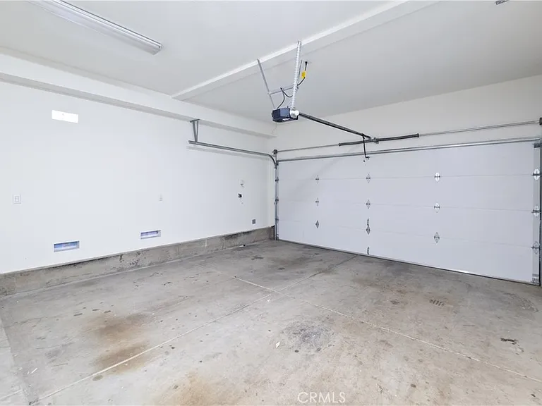 3513 W Hughes Ln — Photo 18