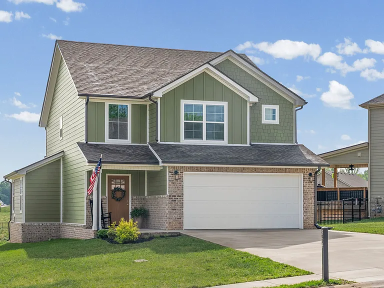 354 Frontier Dr — Photo 2