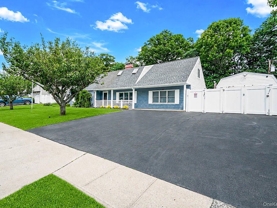 1st image of 5 Horseshoe Drive