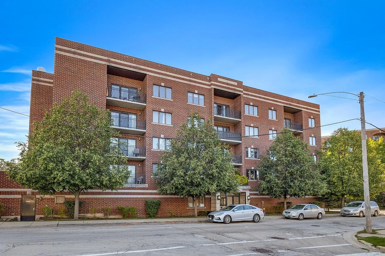 2 bed, 1217 sqft, $2,700 — Photo 1