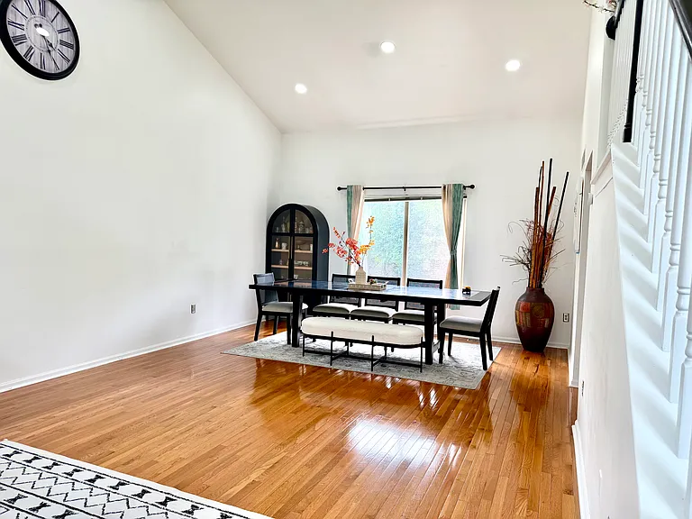 24605 Millcreek Dr — Photo 11