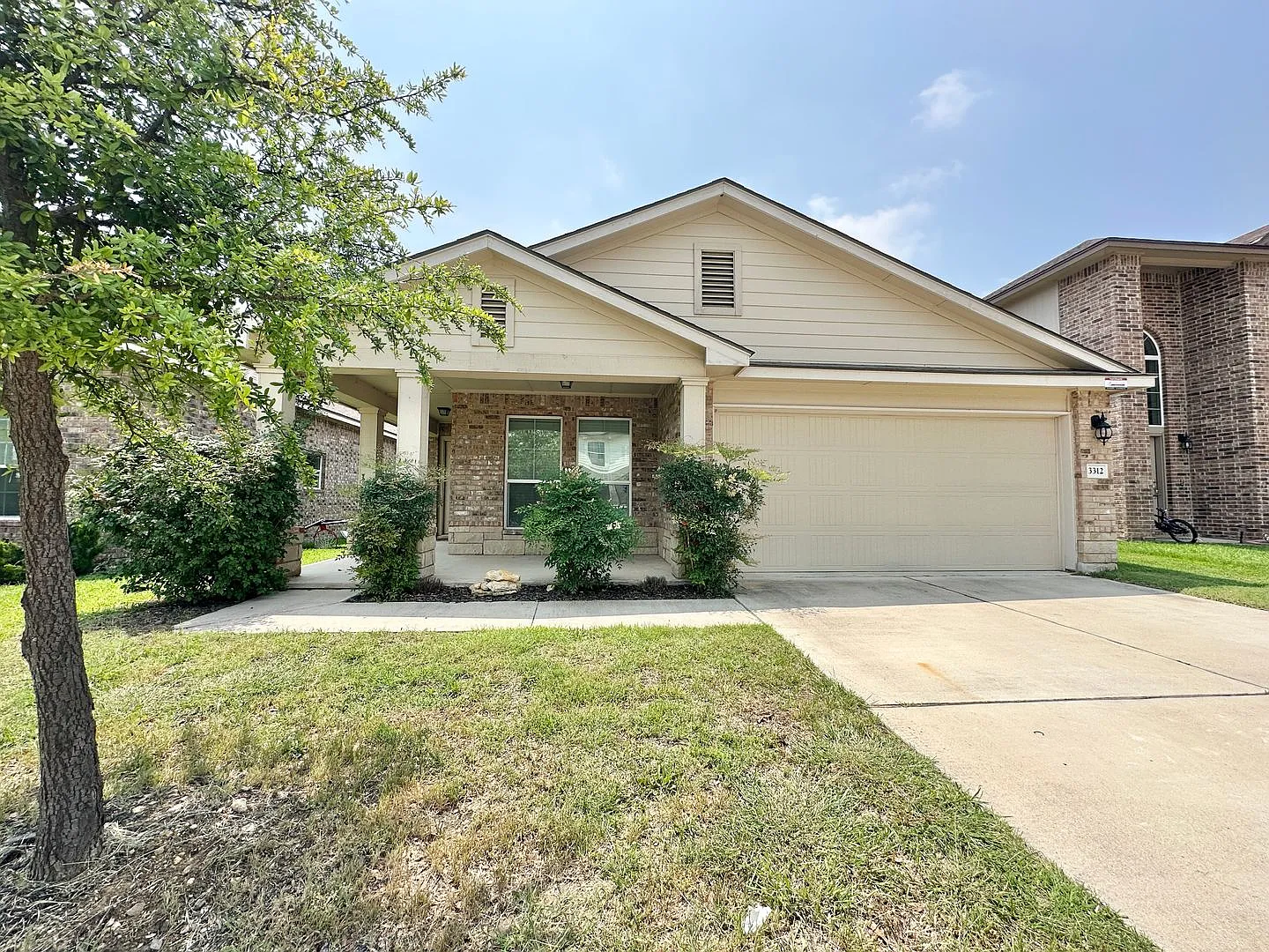 Viewable October 9th! Pets Accepted! — Photo 1