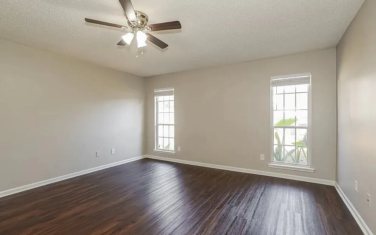 3 bed, 1457 sqft, $1,985 — Photo 1