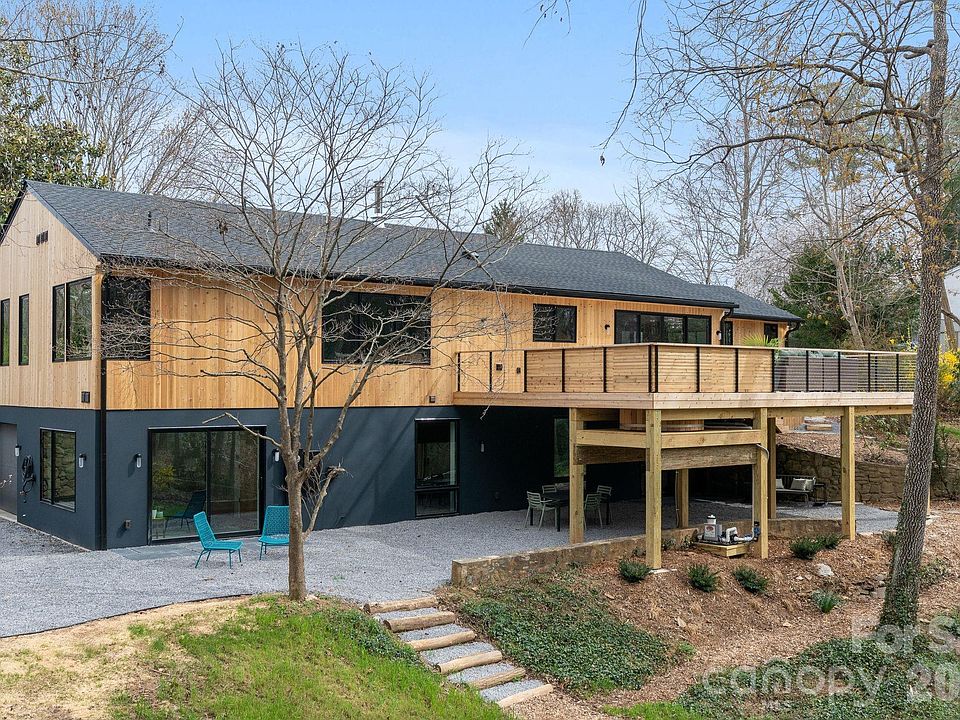 1st image of 330 Windsor Rd