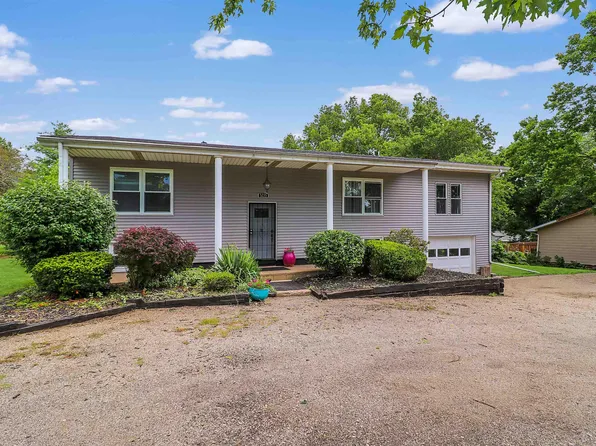 5235 E Lawrence Ave, Chillicothe, IL 61523