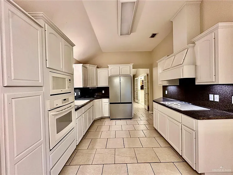 4104 San Roman St — Photo 13