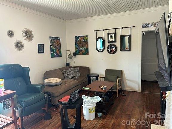 5th image of 202 McConnell St