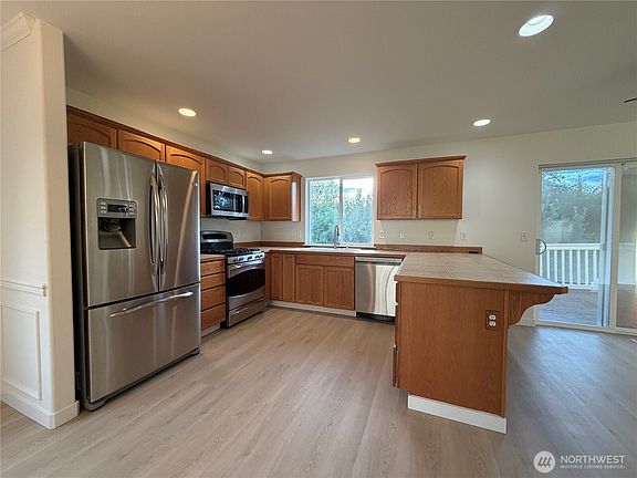 5th image of 6731 37th Street NE