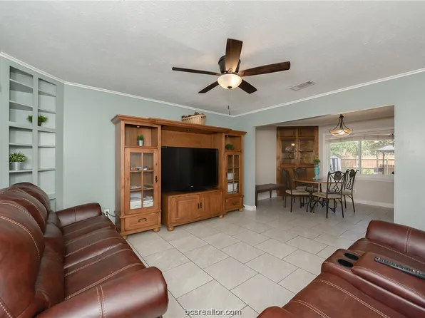 1915 Orman St, Bryan, TX 77801