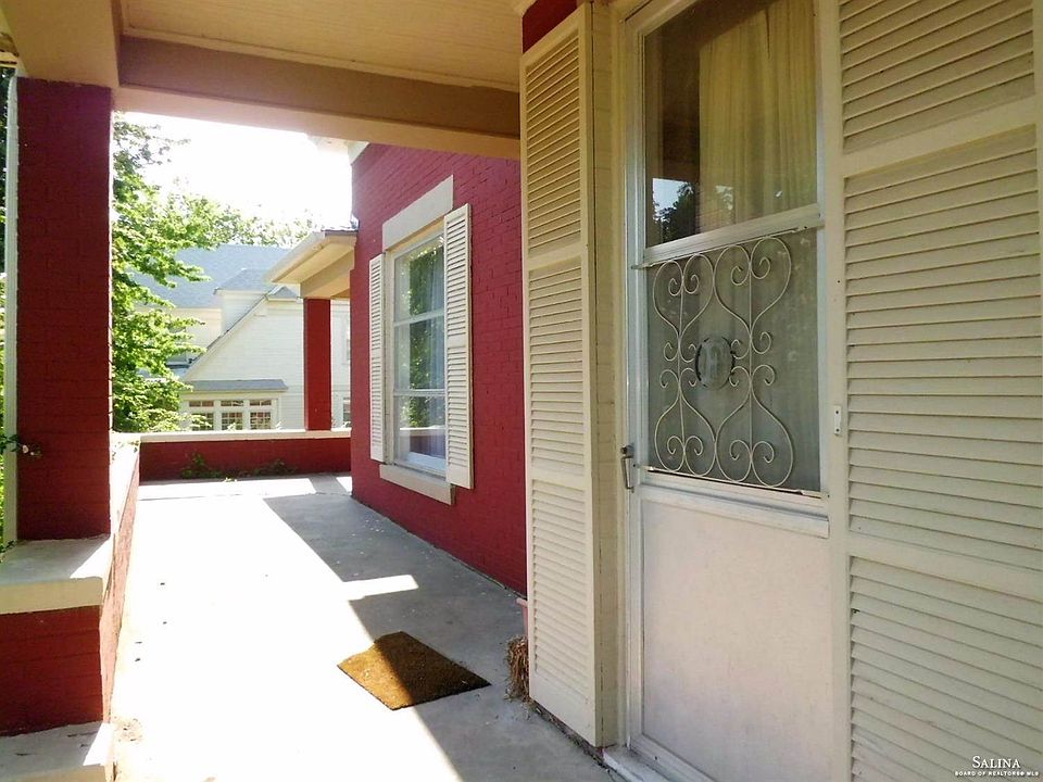 332 W 8th St, Concordia, KS 66901 Zillow