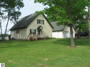 5986 Birchwood Dr, Hale, MI 48739