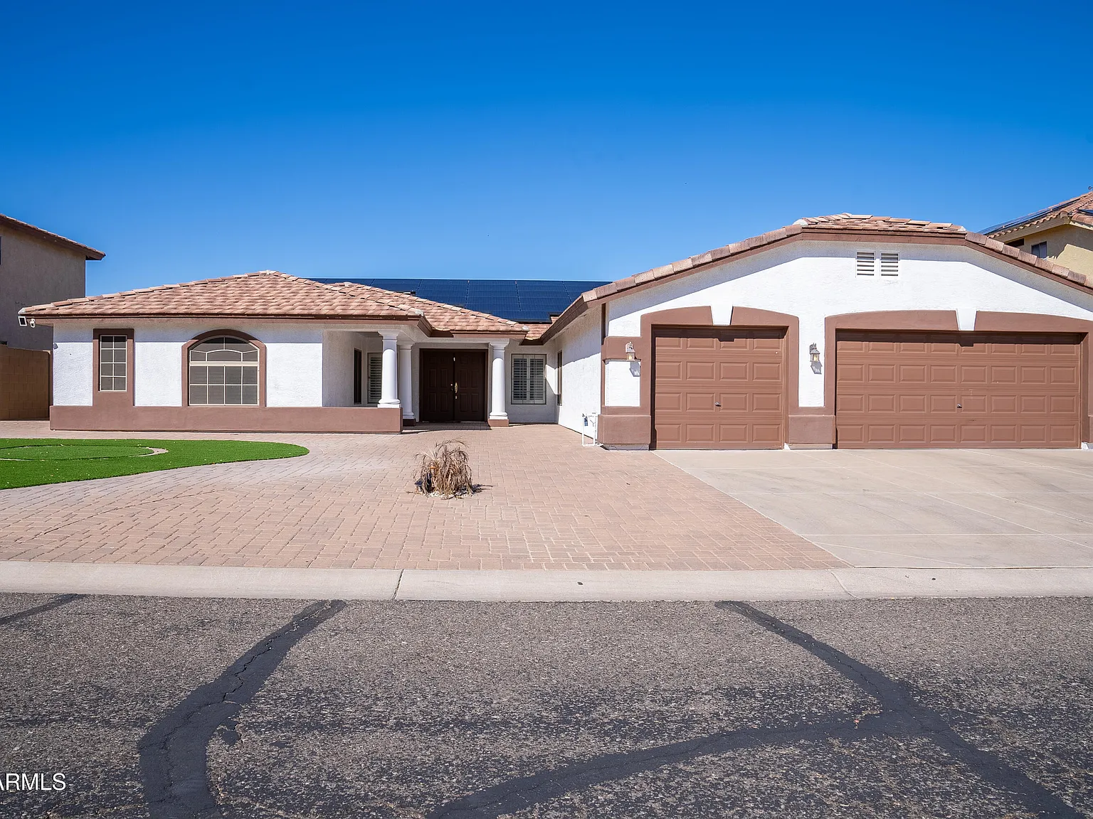 5 bed, 3.5 bath, 3771 sqft, $4,250 — Photo 3