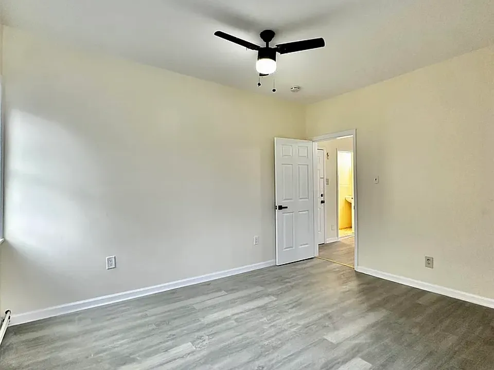 60 Hopkins Ave #3