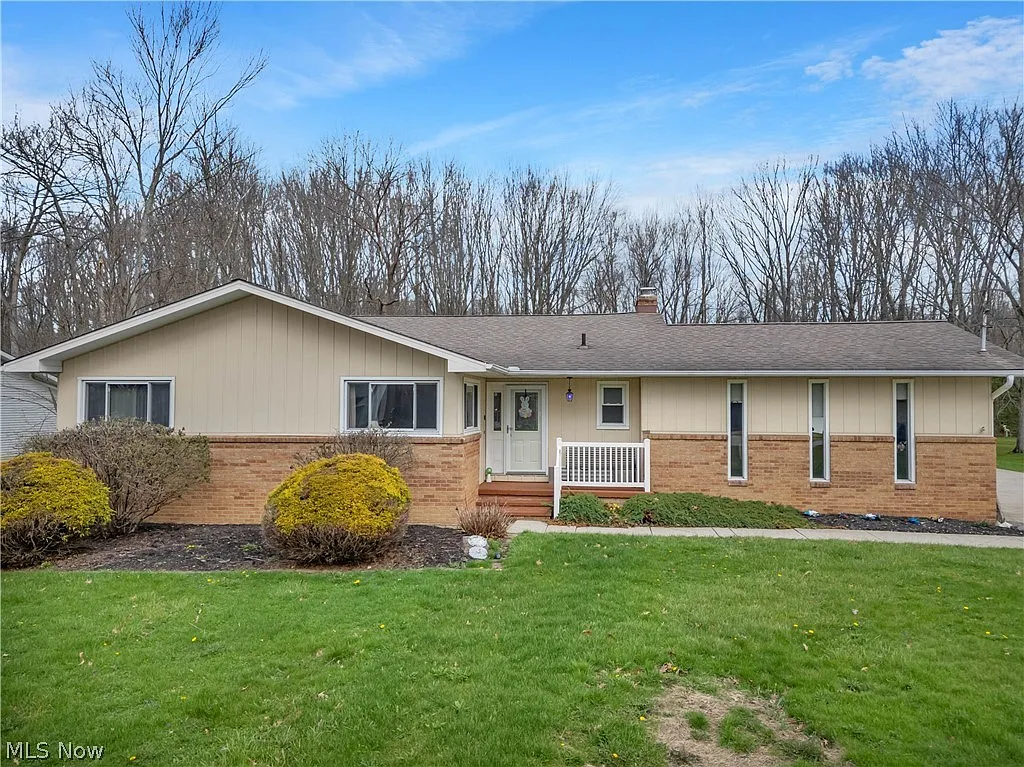 24292 Forestview Dr photo 1