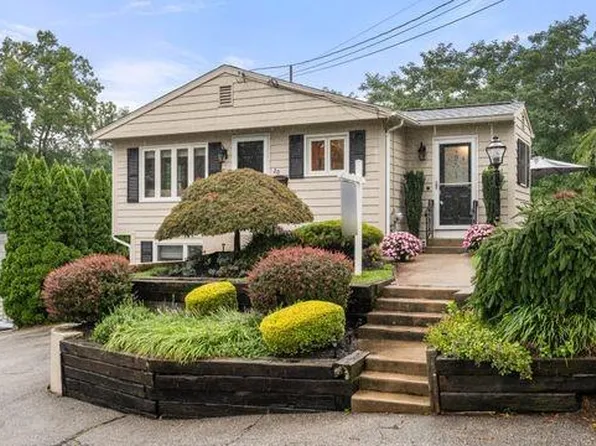 20 Dewey Ave, North Providence, RI 02911