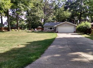4011 Arcadia Park Dr, Waterford, MI 48328