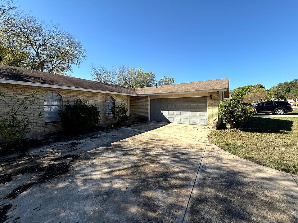 1st image of 14158 Swallow Dr