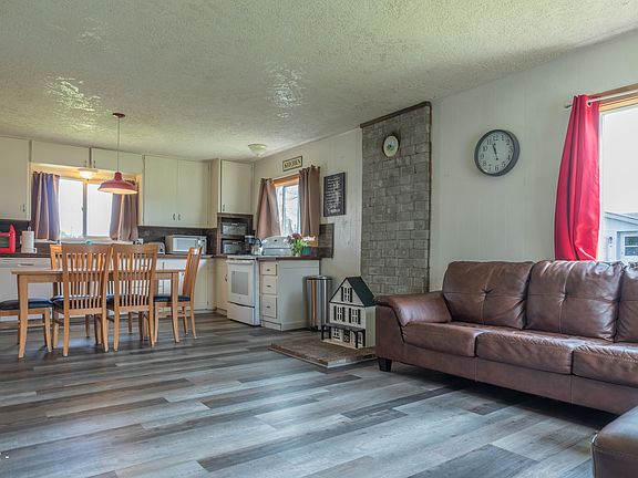 Open plan living/dining/kitchen