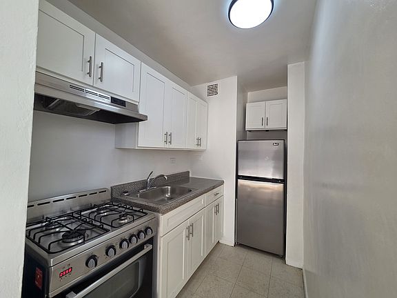 2nd image of 6645 Broadway APT 3J