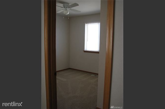 6125-2nd bedroom