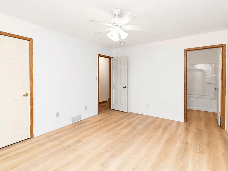 919 Forest Dr — Photo 7