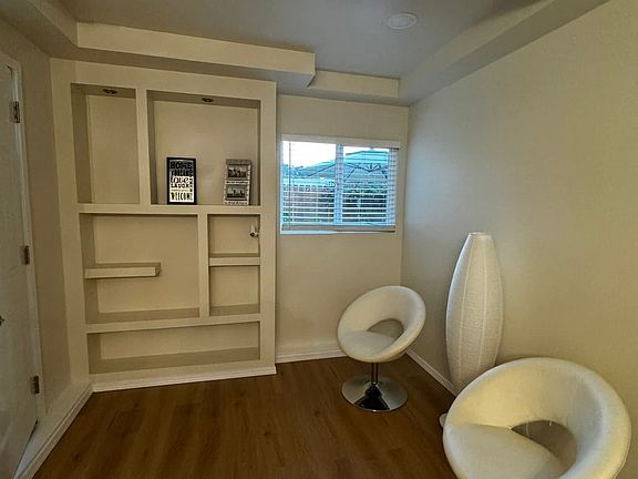 2nd image of 2173 Poplar Ave