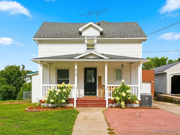 513 Commercial St, Strawberry Point, IA 52076