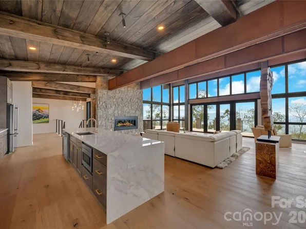 404 Silver Eagle Trl, Banner Elk, NC 28604