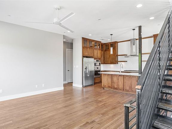 2nd image of 456 Buena Vista Dr