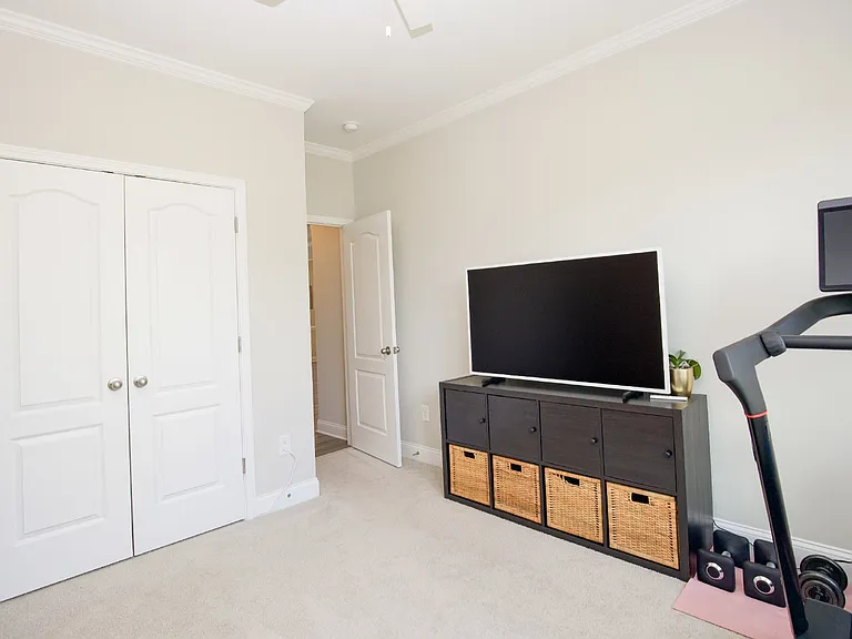 240 Parrish Ln — Photo 15