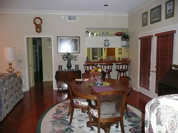 2nd image of 510 Regency Dr