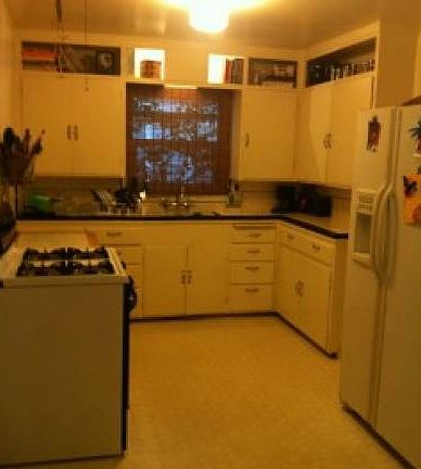 Country Kitchen-gas range