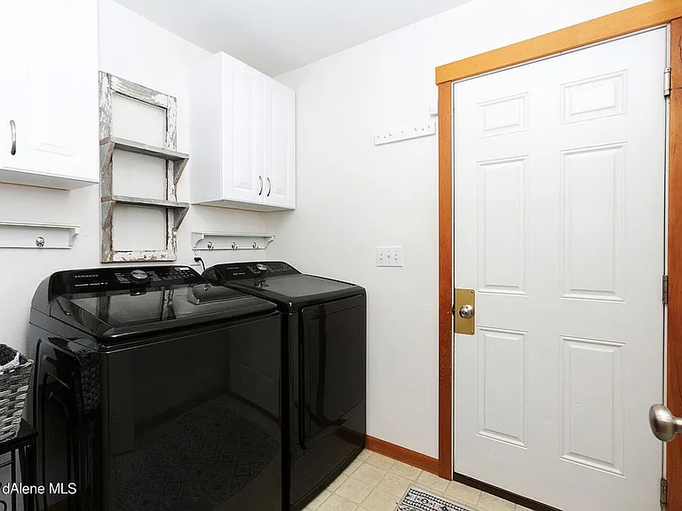 6113 N La Rochelle Dr — Photo 7