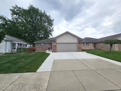 23108 Socia St, Saint Clair Shores, MI, 48082