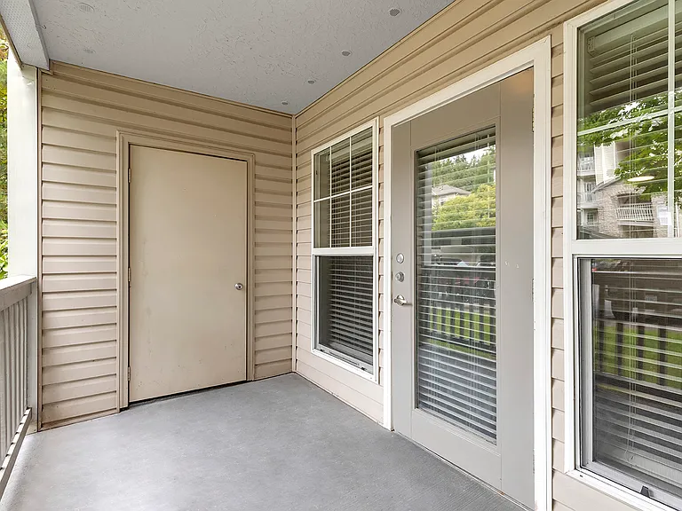 The Knolls at Inglewood Hill Apartments — Photo 12