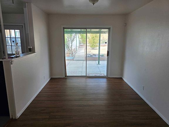 4th image of 610 Yucca St