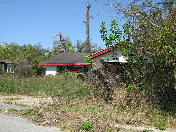 2nd image of 1401 E 8th St