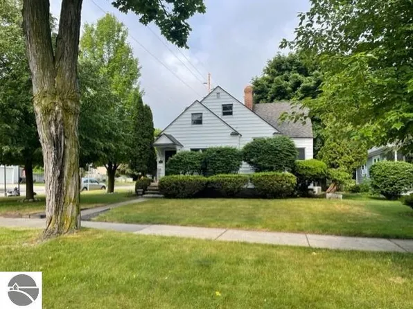 503 N Elmwood Ave, Traverse City, MI 49684