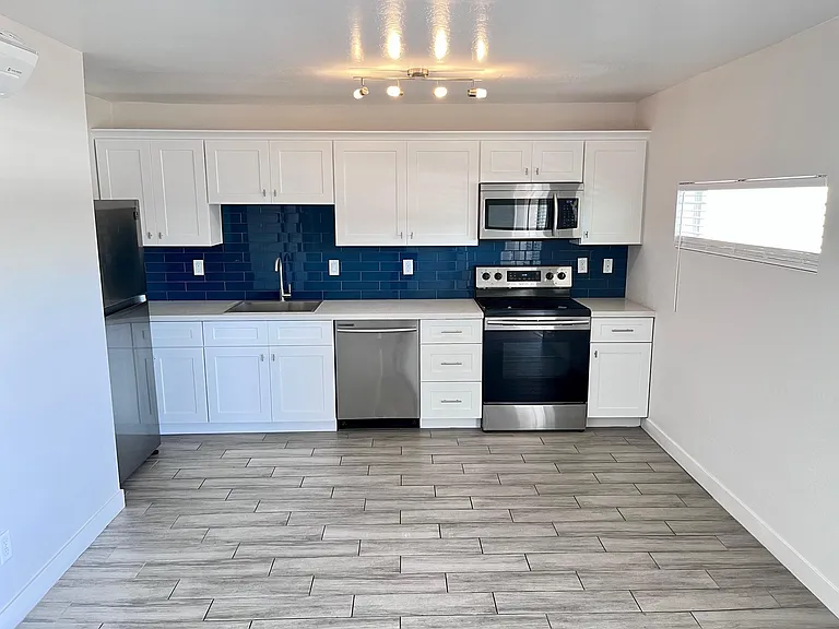 70 E Mitchell Dr #203 — Photo 13